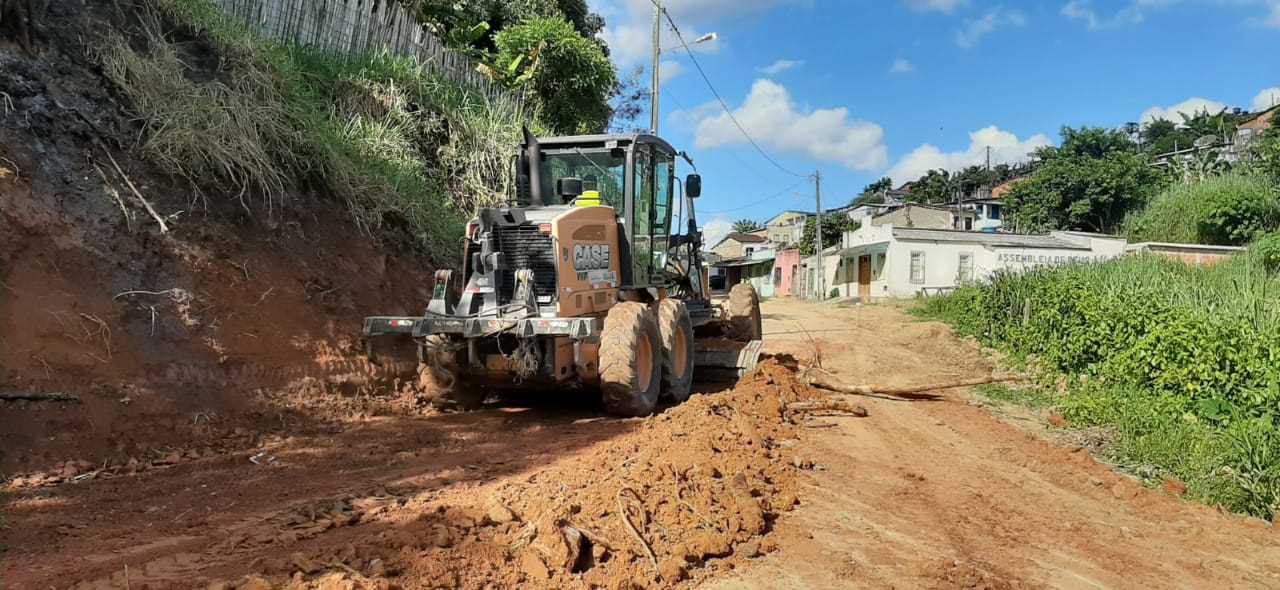 Camacã: Fim de mandato e o prefeito Oziel não para de trabalhar. Já passam de 50 ruas calçadas